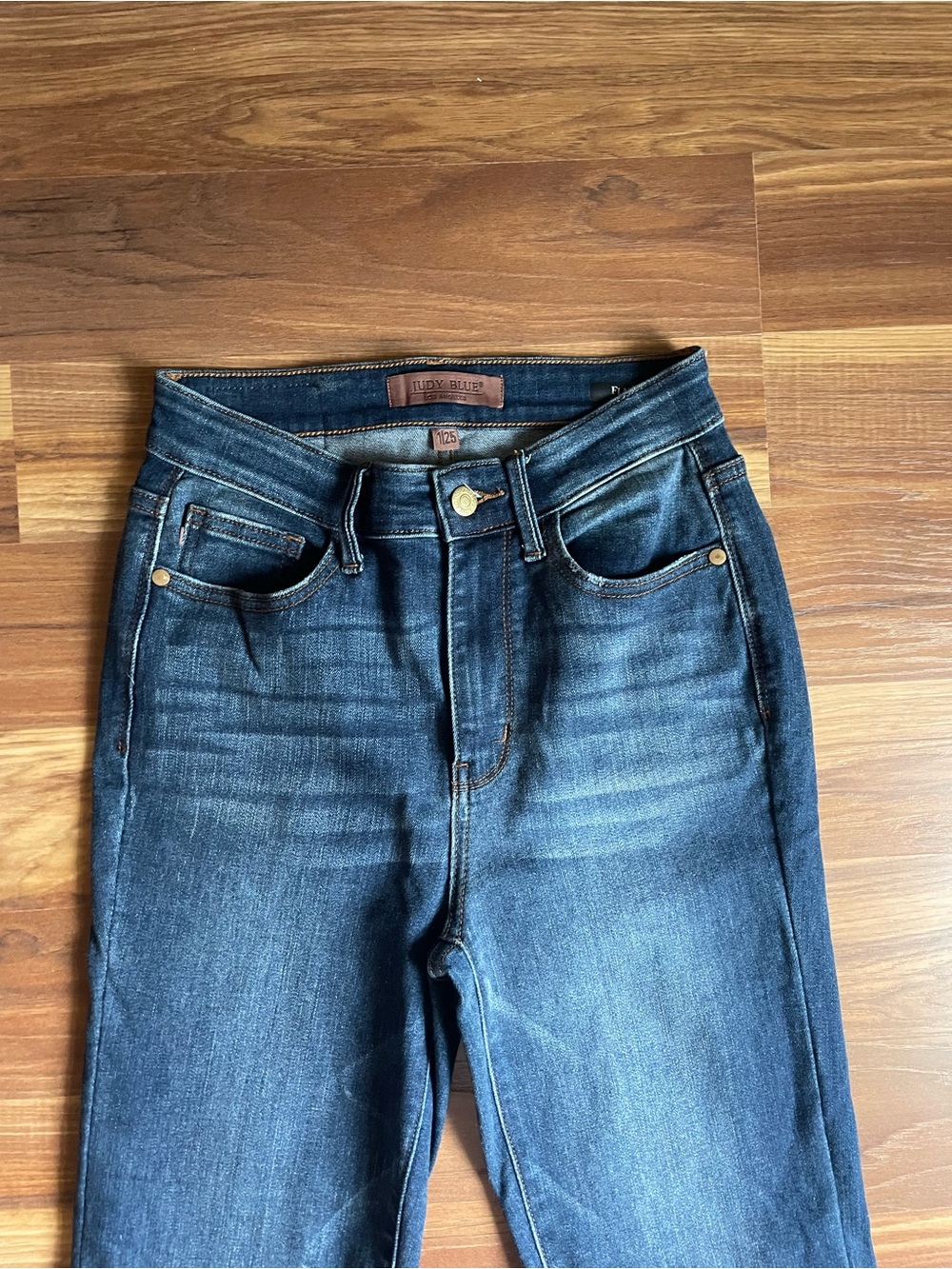 Judy Blue High Waist Classic Contrast Wash Flare Jeans Non Distressed 1 / 25 - Picture 2 of 6